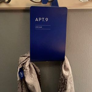 Grey cheetah print loop scarf